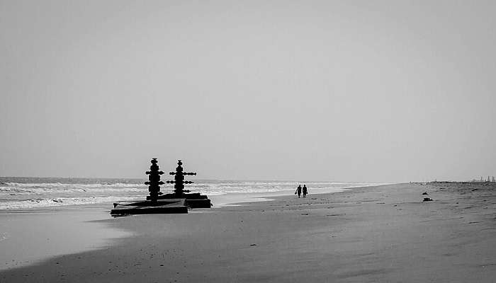 A black and white landscape of the Odalarevu Beach