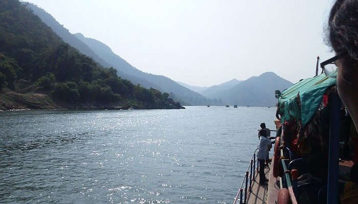 Exhilarating boating experience in Godavari near Papikondalu- Ryali