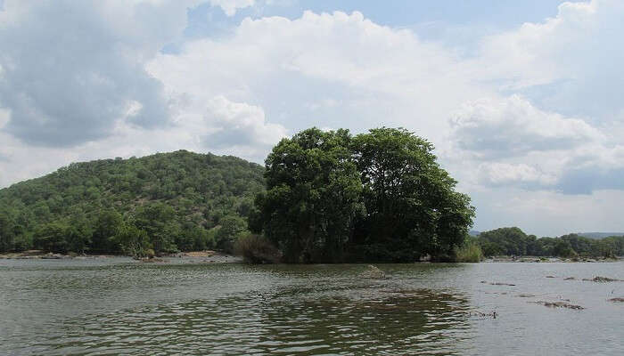 Sangama marks the confluence of the Arkavathi and Cauvery rivers.