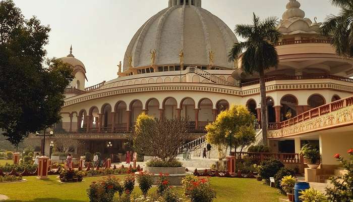 Devotees are going to ISKCON Kakinada in Andhra Pradesh for Darshana.