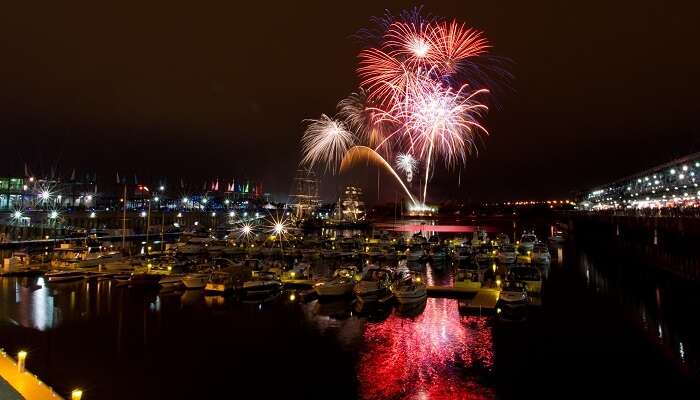 Vieux-Montréal: Voir les feux d’artifice