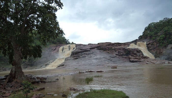 This is when the waterfall is at its most dramatic, with the highest water volume and a thunderous roar