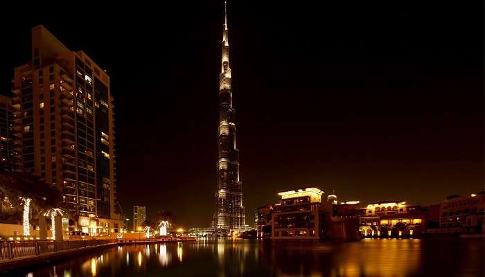 La vue nocturne de Burj Khalifa