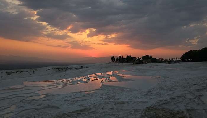 Coucher de soleil sur le travertin