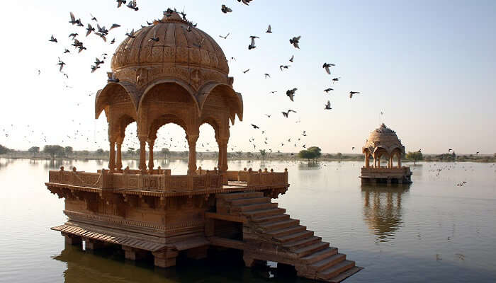 La vue de Gadiser lac Jaisalmer