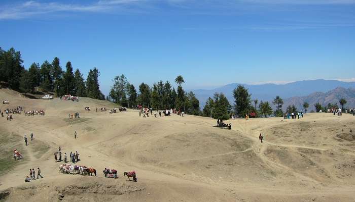 Les touristes au Mahasu Peak