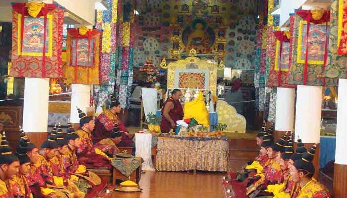 त्सुग्लाग्खांग परिसर दलाई लामा मंदिर