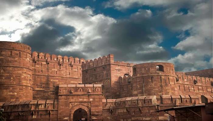 Agra Fort is one of the most famous places to visit near Taj Mahal.