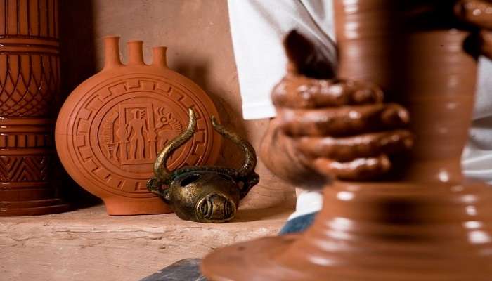 Pottery in Al Jasra Handicrafts Centre