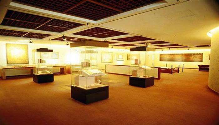 Artefacts in Beit Al Quran