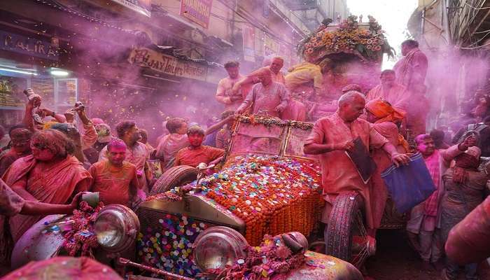 holi picture in 2025