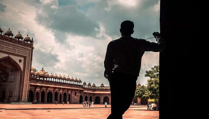 Jama Masjid, Agra, is located in the old district.