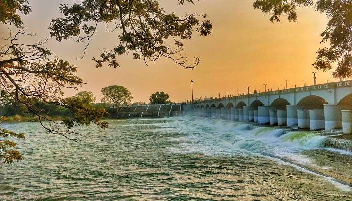 Kallanai Dam is one of the scenic spots near Varahi Amman Temple in Trichy