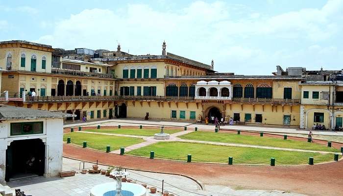 Ramnagar Fort lies opposite the Tulsi Ghat. 