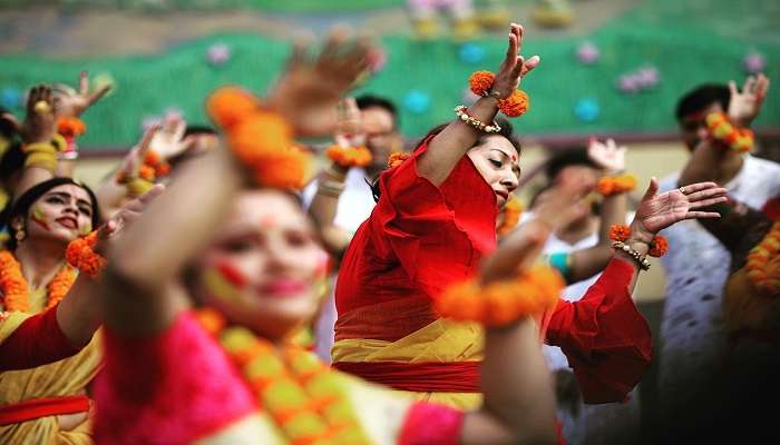 Significance of bengali holi 2025