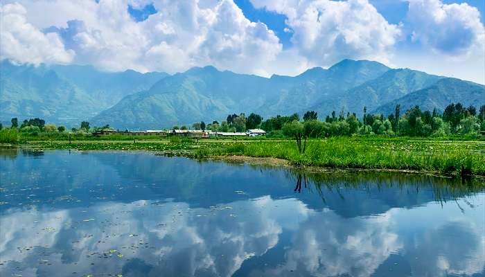 Dal Lake landscape reflection de montagne, Srinagar