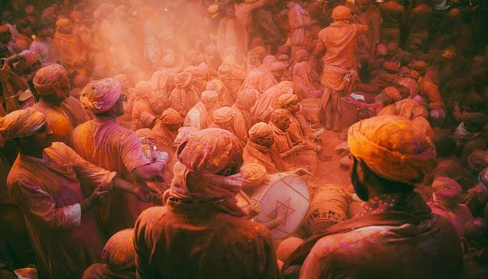 वृंदावन और मथुरा में होली का जश्न