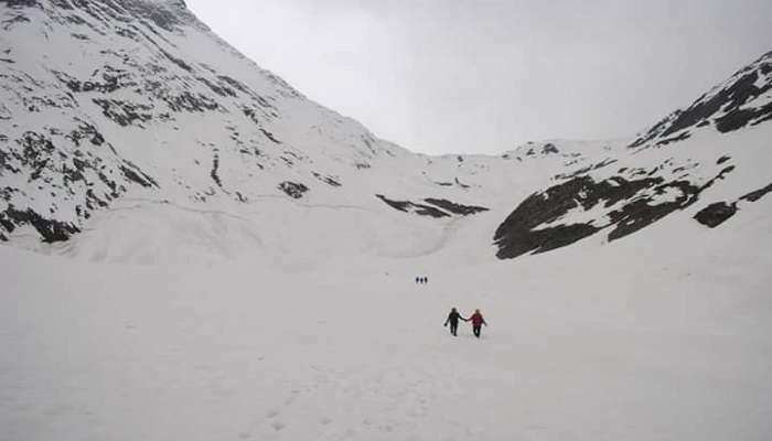 Trekkers trekking Kugti Pass Trek.