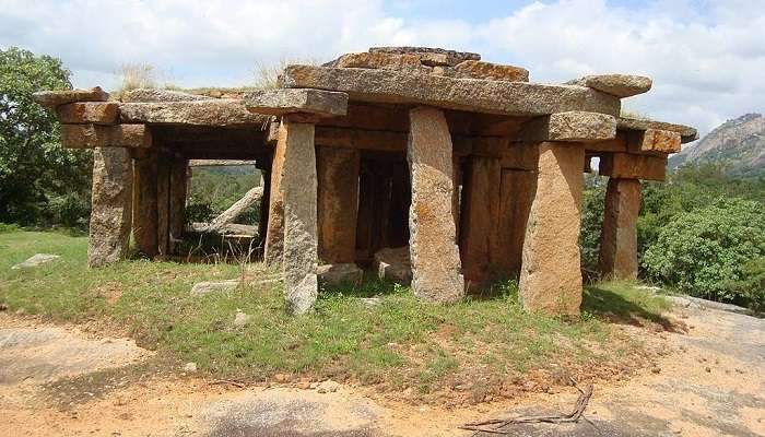 Historical ruins at Devarayanadurga trek