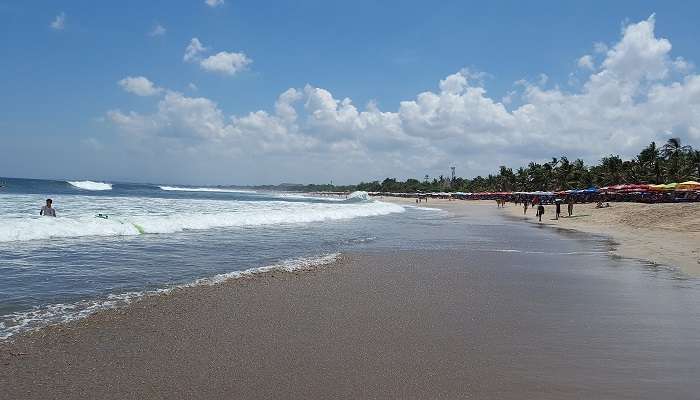 Faire la fête à la plage de Kuta