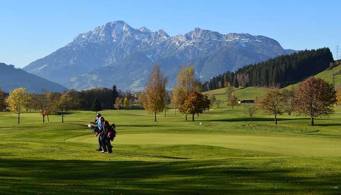 Jouez au golf dans les Alpes autrichiennes