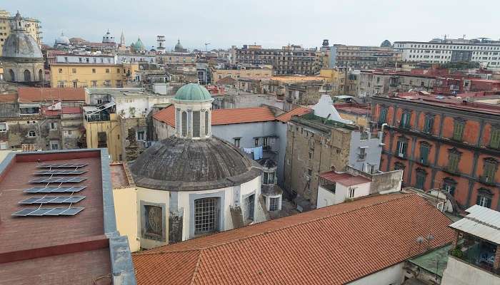 Pourquoi visiter Naples en avril