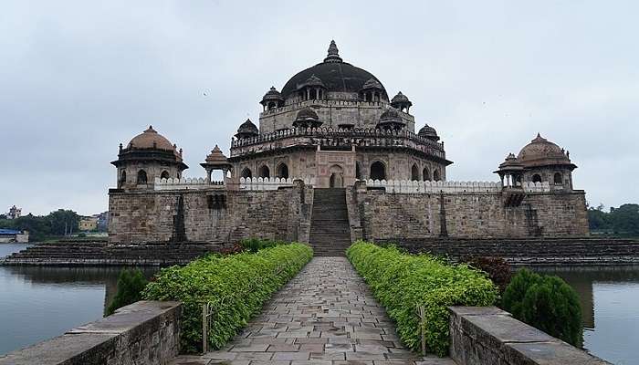 Tomb of Sher Shah Suri