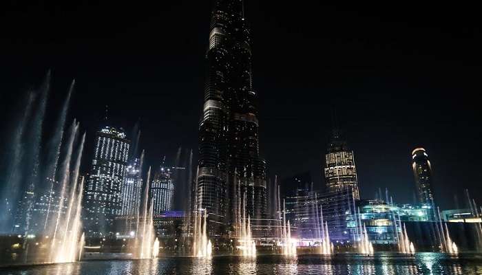 nighttime of the Burj Khalifa.