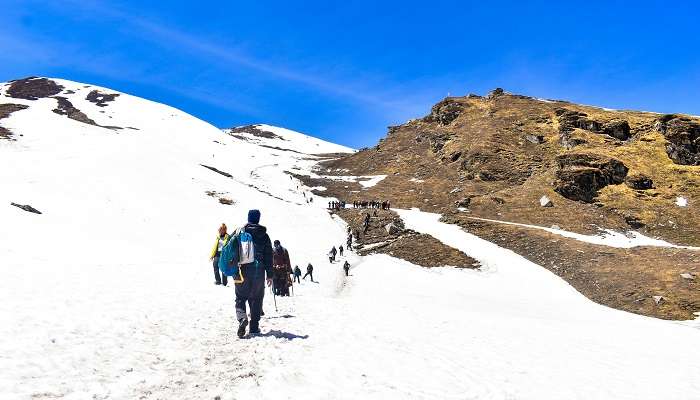 Snowtrekking in Kashmir