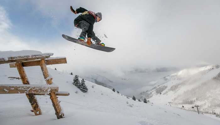 snowboarding- Kashmir in December