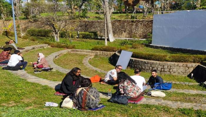 Get knowledge of classical Indian wisdom traditions in this peaceful place.