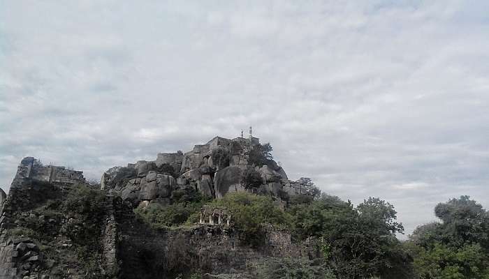 Elgandal Fort is situated on the bank of the Maner River and has been the centre of power of various dynasties.