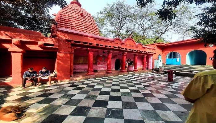 pay homage at Maa Kalyaneshwari Temple in Asansol.