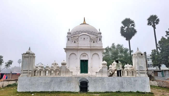 View of Maulabagh Mosque