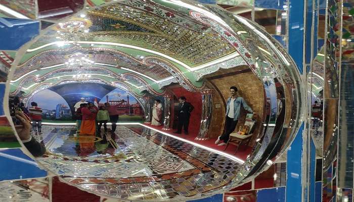 Susanta Ray Wax Museum And Sheesh Mahal to witness in Asansol.