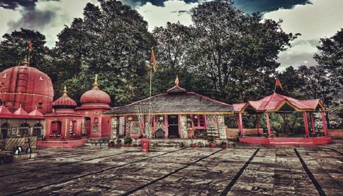 अघंजर महादेव मंदिर धौलाधार की तलहटी में धर्मशाला से मात्र 5 किलोमीटर की दूरी पर स्थित है।