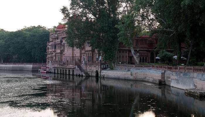 गजनेर पैलेस और वन्यजीव अभयारण्य: आनंदमय सैरगाह