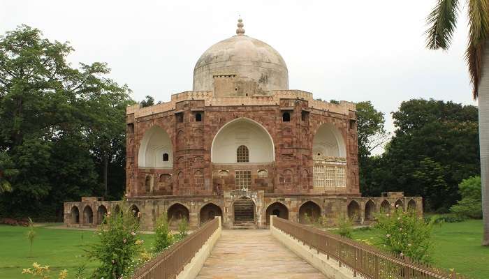 हजीरा मकबरा