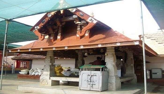 इगुथप्पा टेम्पल कूर्ग के सबसे प्रमुख धार्मिक स्थलों में से एक हैं। यह मंदिर कोडवा समुदाय के देव भगवान इगुथप्पा को समर्पित हैं। इगुथप्पा टेम्पल कोडव वास्तुकला से बना हुआ हैं।