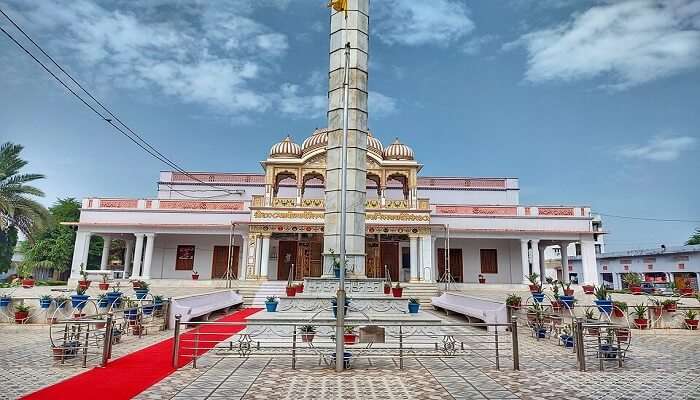 कृष्णाबाई मंदिर