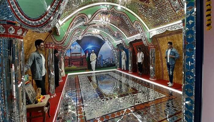 सुसांता रे वैक्स संग्रहालय और शीश महल