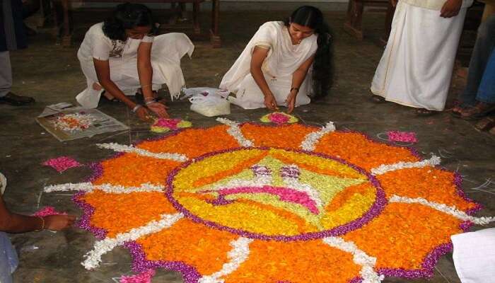 पुक्कलम (फूलों की रंगोली)