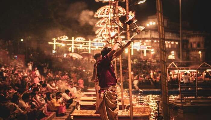 वाराणसी में देव दीपावली का अनुभव कहाँ करें