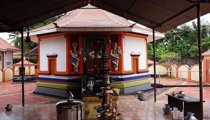 कुमारकोम मंदिरों तक कैसे पहुँचें