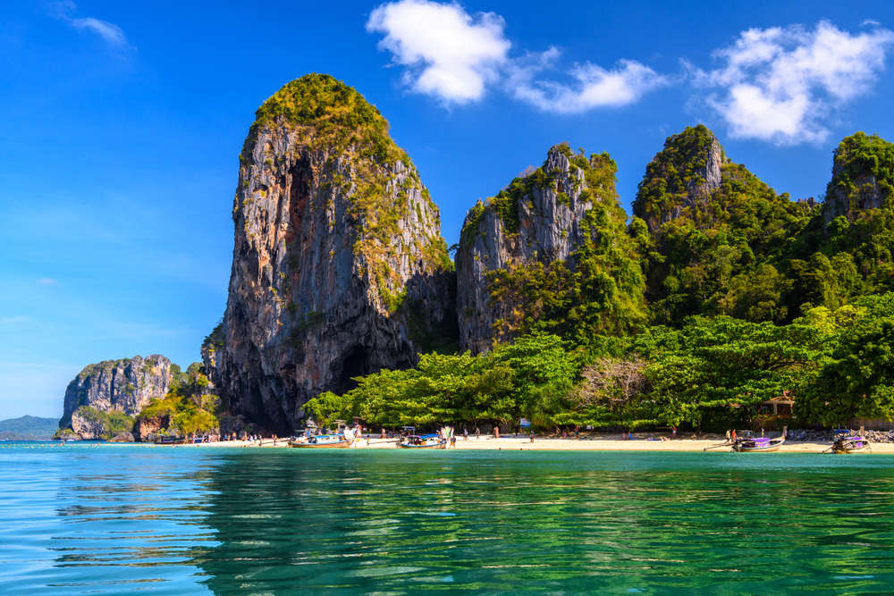 Inter-Island Ferries: Times, Routes & Booking