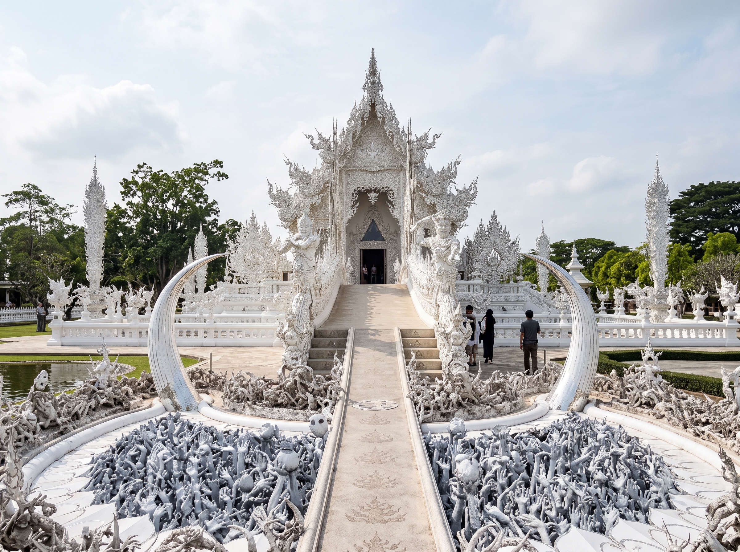 Wat Rong Khun, Thailand